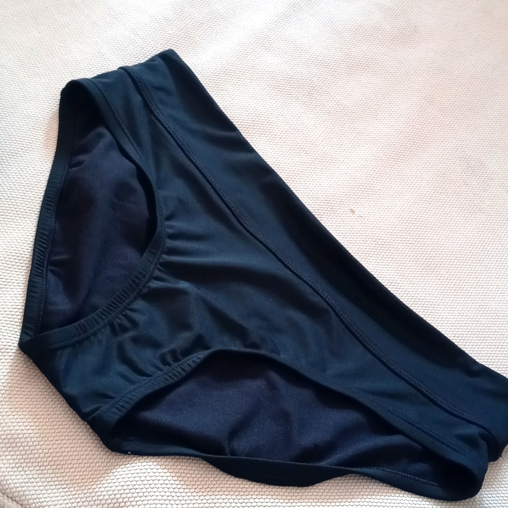 New Nike bikini...black size M
